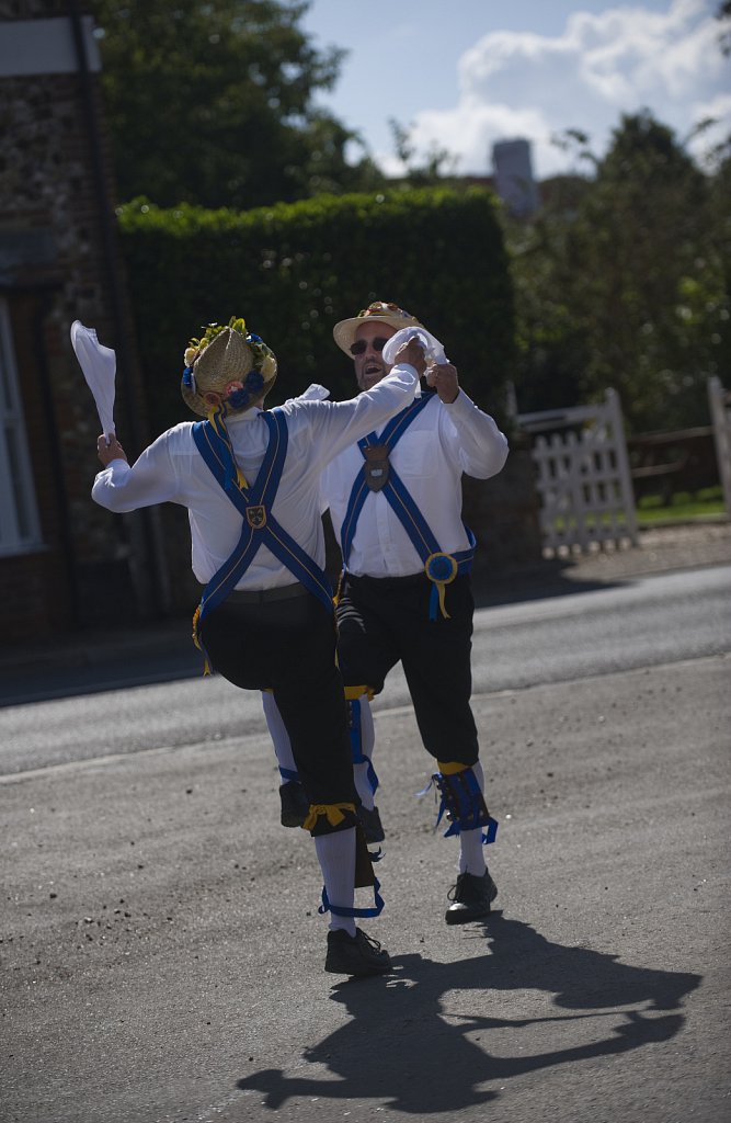 barber-morris-dancers14.jpg