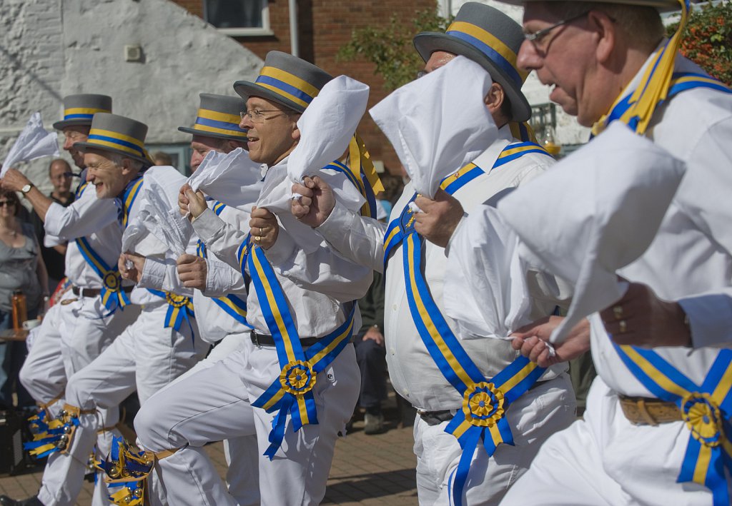 barber-morris-dancers09.jpg