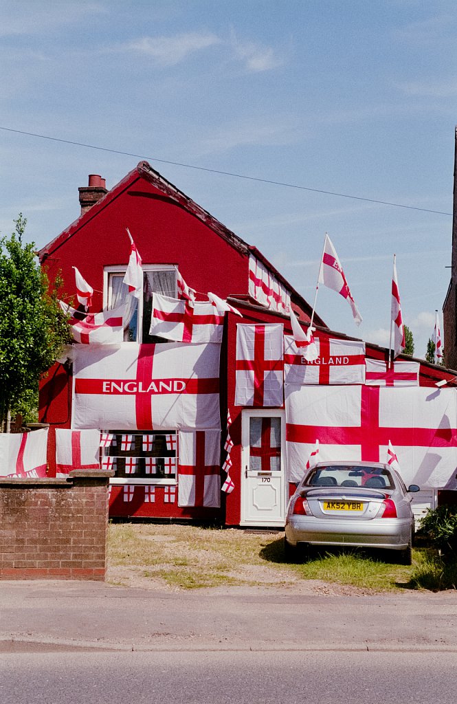 barber-english-flags-house-01.jpg