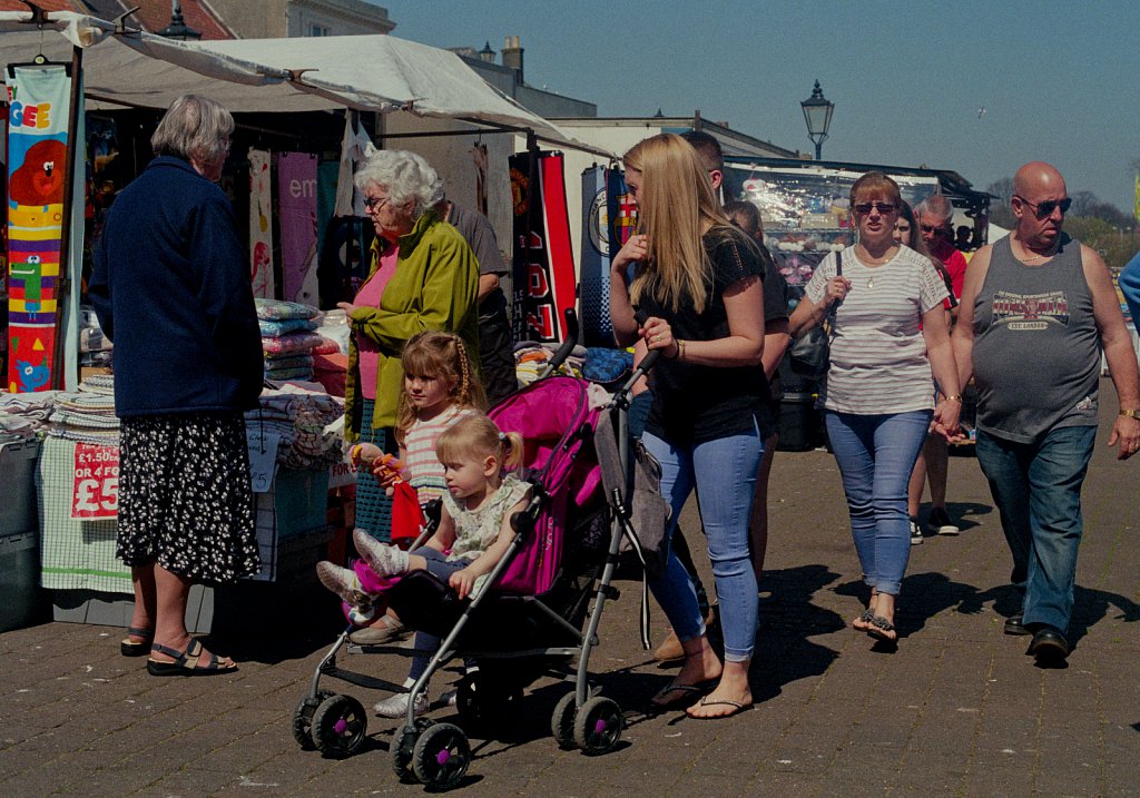 barber-great-yarmouth-shoppers-09.jpg