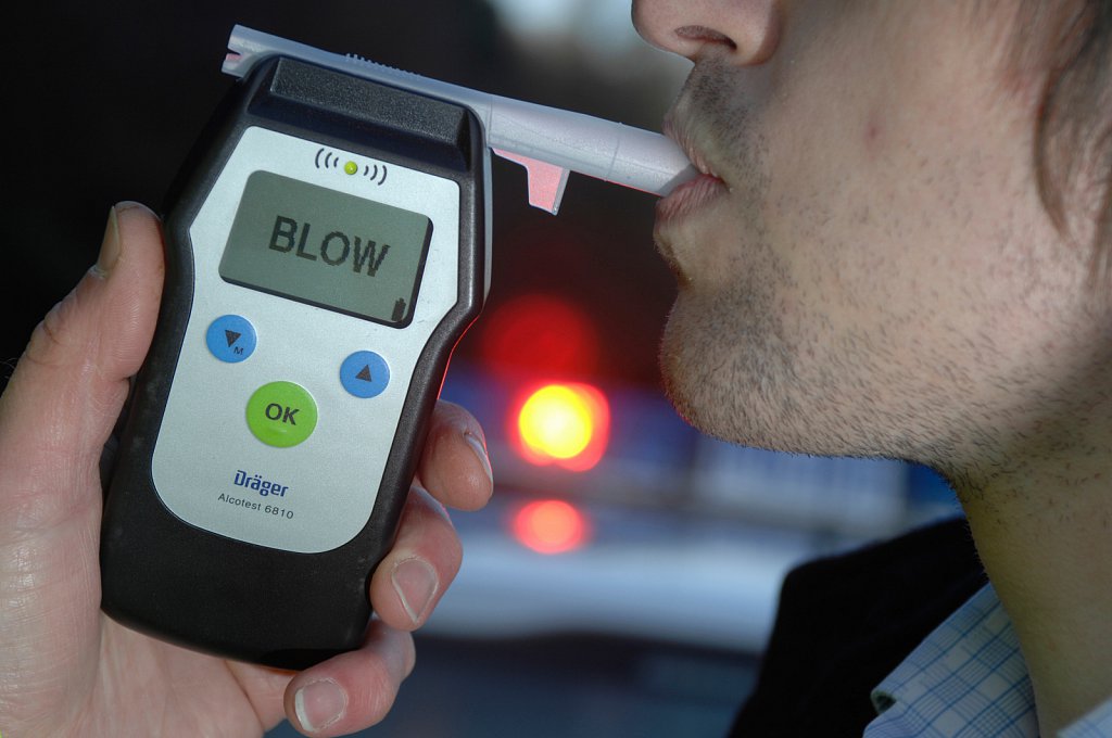 barber-police-breathalyser-13.jpg